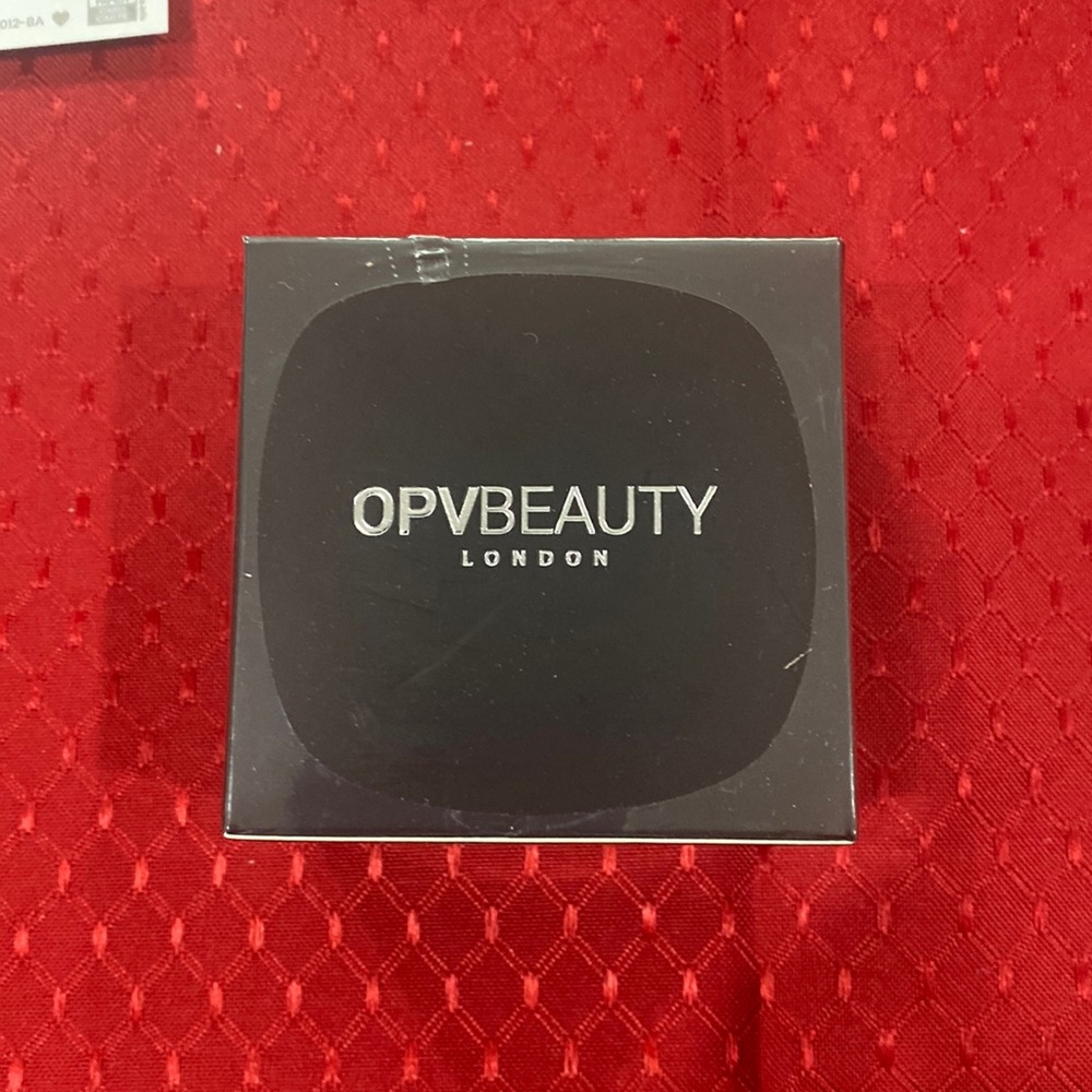 OPVBEAUTY London loose setting powder in Medium
